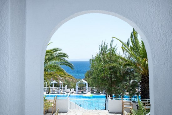   - ,  Bianco Olympico Beach Resort -   ,    .  ,  ,  ,   ,  .     .